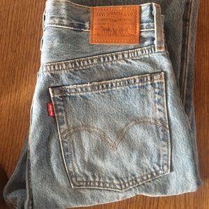 LIKE NEW Levis